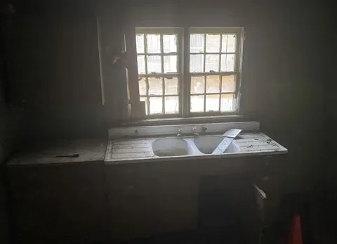 Kitchen before renovation